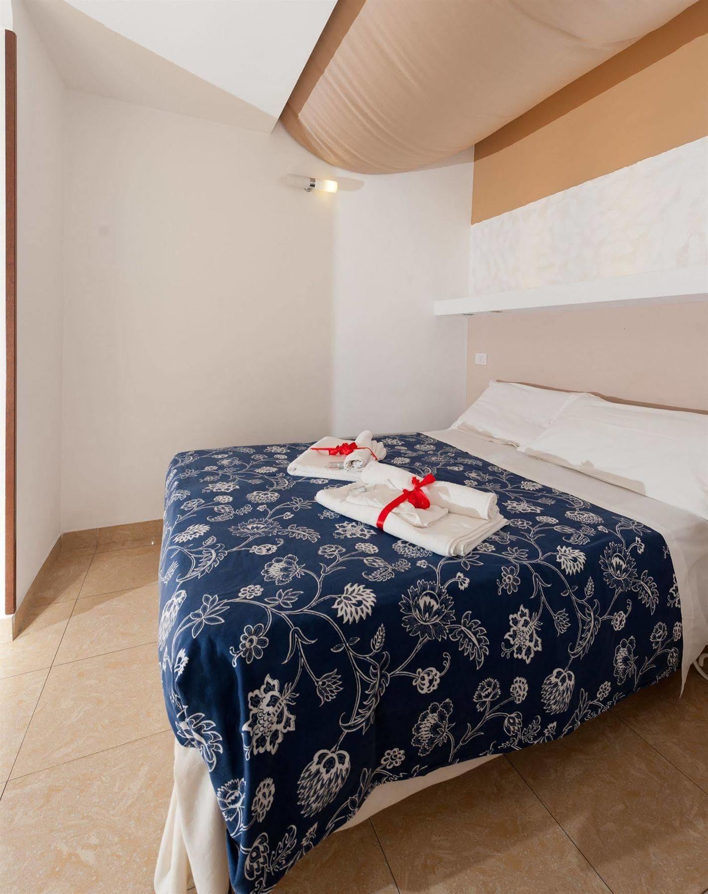 H Bed & Breakfast 4*